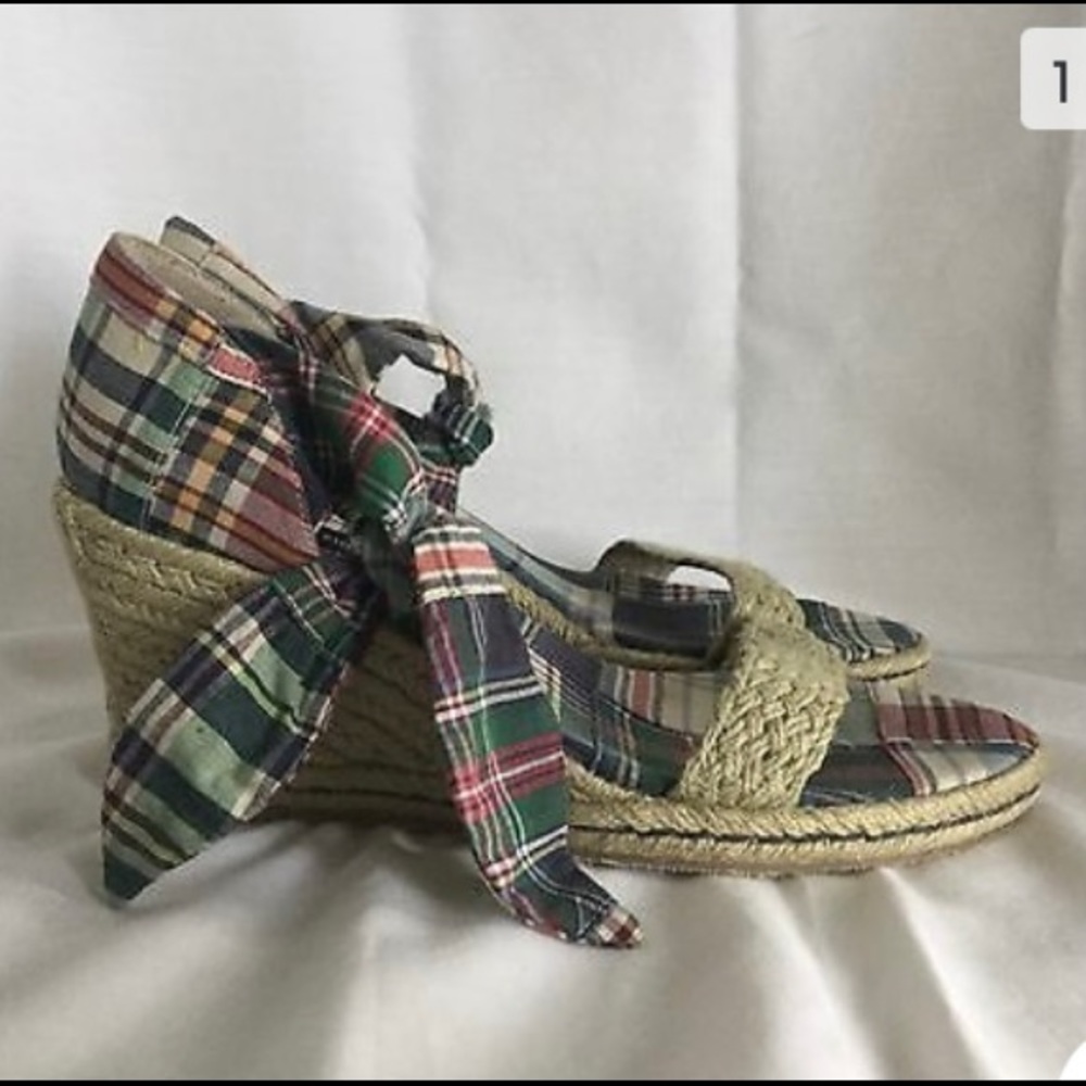 Tommy Hilfiger espadrille plaid jute woven wedges sandals. Size 8 1/2. ❤️